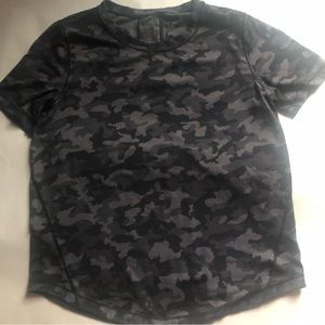 ❤️Lululemon Long Distance Camo Short Sleeve Top Size 4